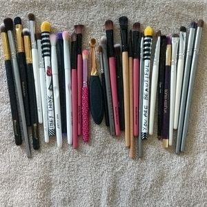 Assortment of Brushes (30pcs)